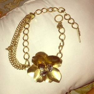 Jessica Simpson statement piece choker
